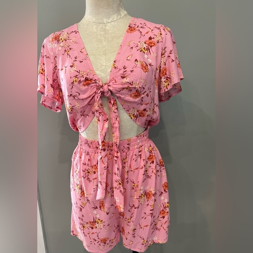 BeBop Womens Floral Cut-Out Casual Romper - Picture 2 of 7